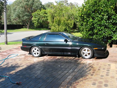 Photograph of the JZA70R Supra.