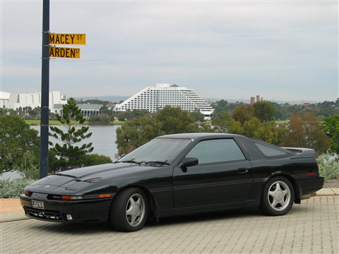 Photograph of the JZA70R Supra.