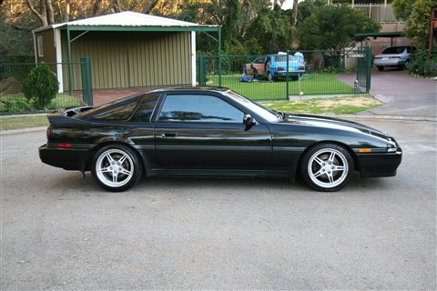 Photograph of the JZA70R Supra.